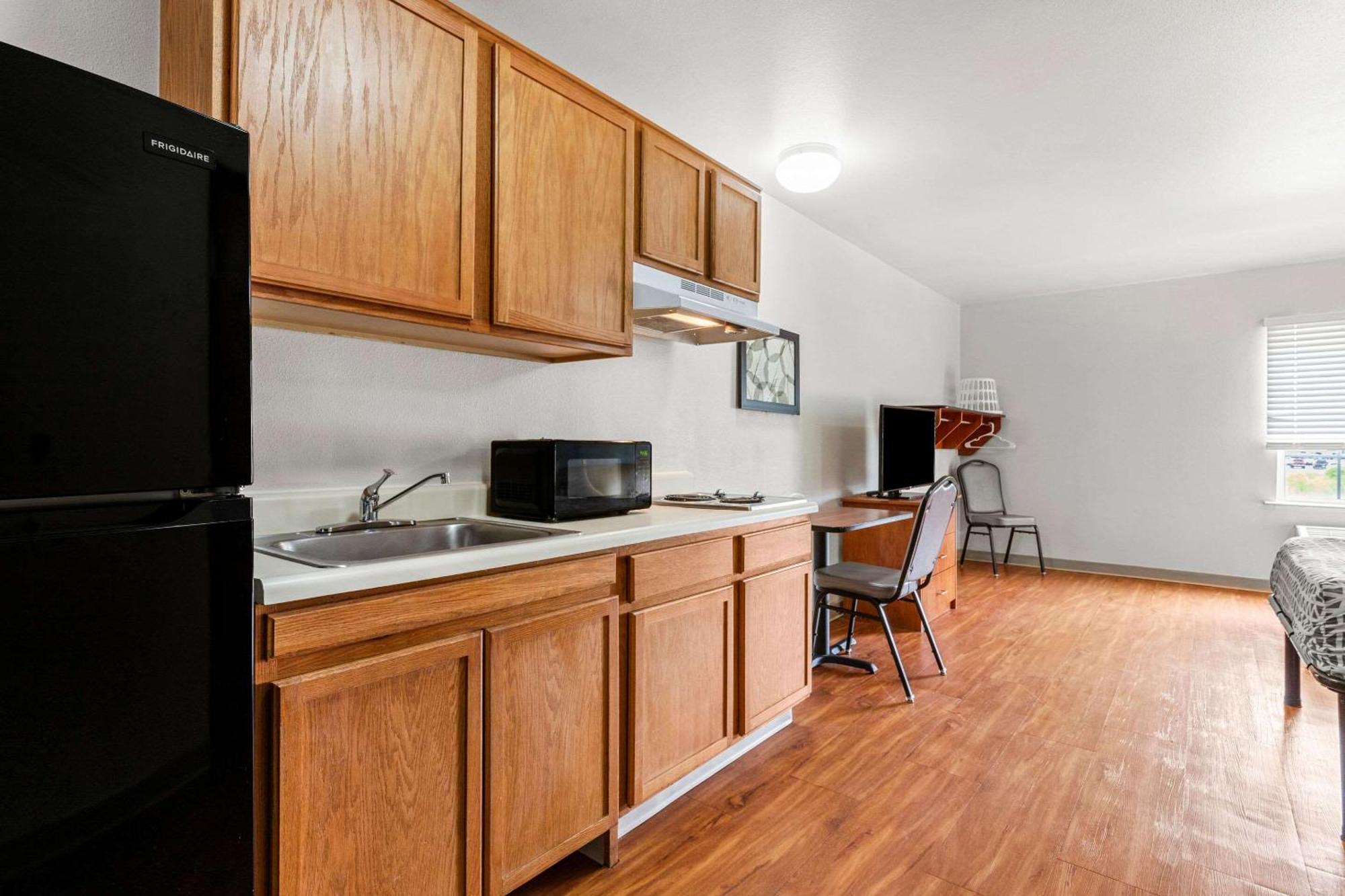 Standard Double Room with Tub - Disability Access/Non-Smoking